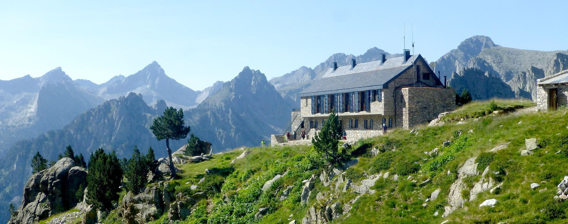 © Laurent Comte Refuge Albert Deffeyes au pied du glacier du Ruitor - Italie