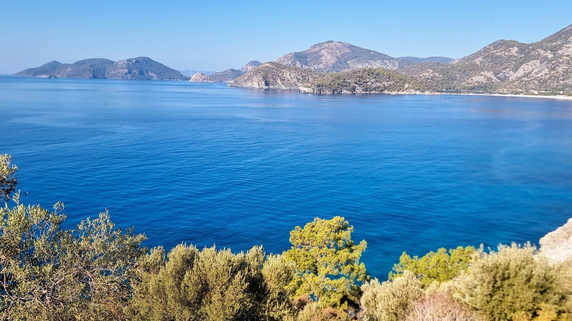 Baie bleue et îles - Côte lycienne - Turquie