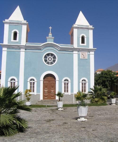 © Fabrice Weber Église aux tours jumelles de São Filipe - Île de Fogo - Cap-Vert
