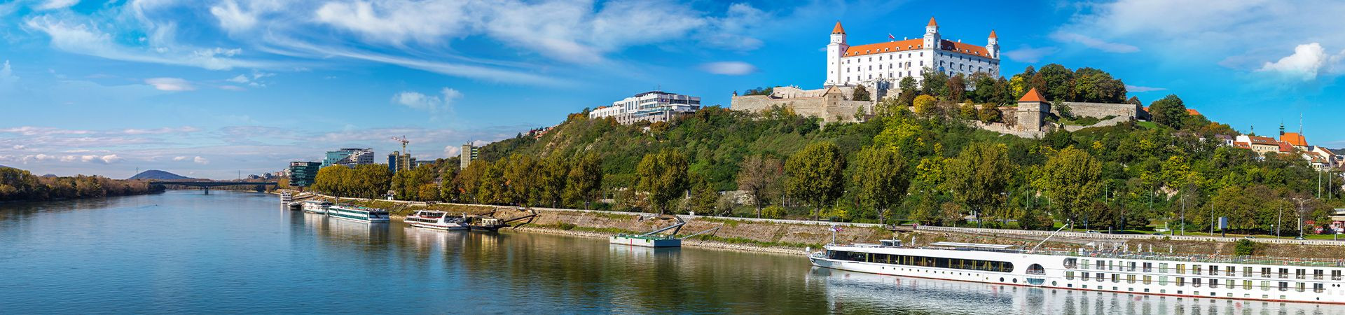 bratislava_vue_danube_chateau_0