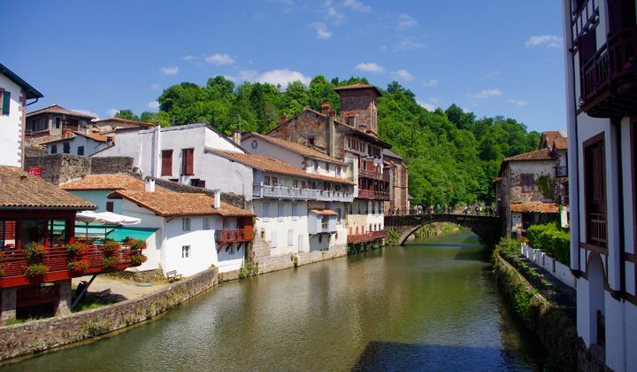 Vieille ville et rivière - Saint-Jean-Pied-de-Port - Pyrénées-Atlantiques - France