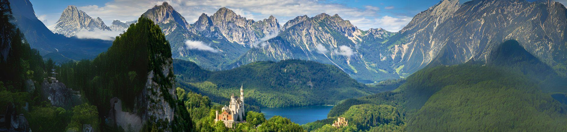 Château de Neuschwanstein et lacs dans les Alpes bavaroises - Schwangau - Allemagne