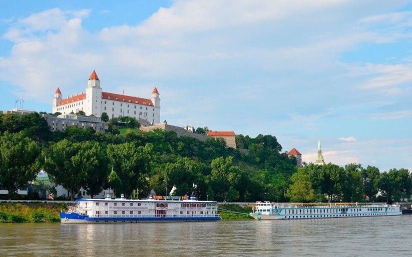 Château de Bratislava au bord du Danube