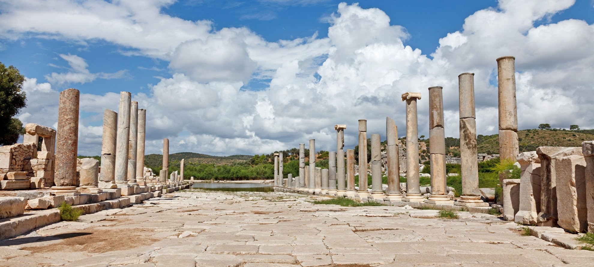 Rue à colonnades de l'antique Patara - Lycie - Turquie