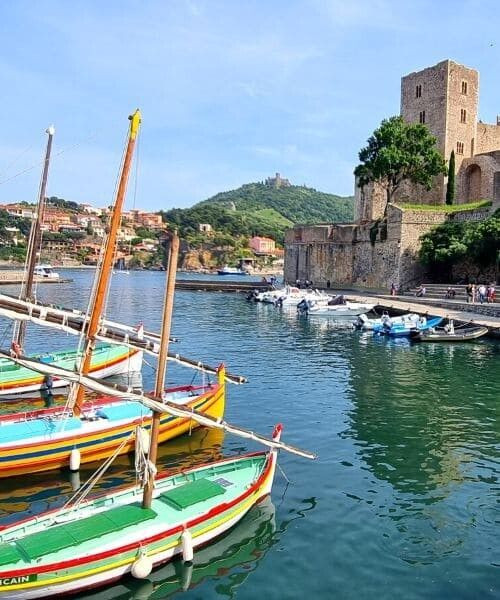 Barques colorées du port de Collioure - France