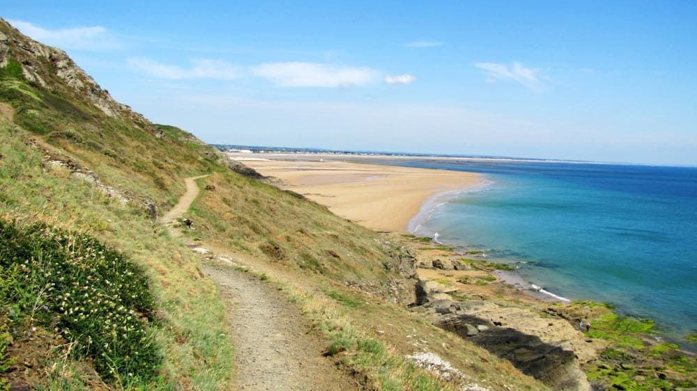 © Mochon sentier_des_douaniers_2rm_mochon_cdt50.jpg
