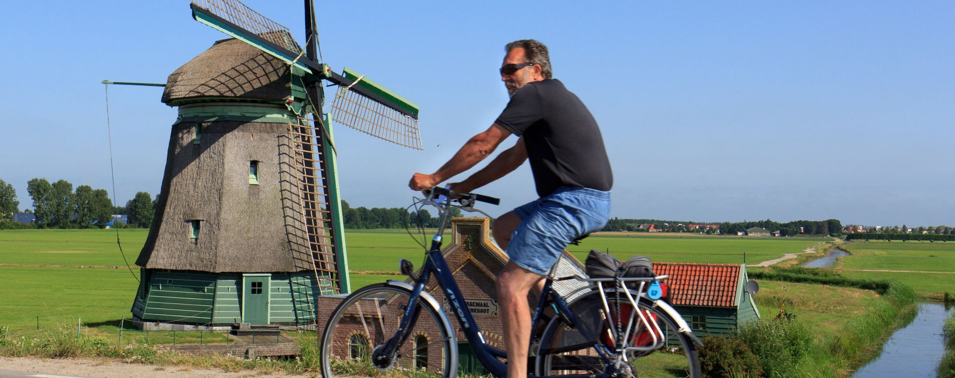 Velo Devant Moulin Hollandais - Pays-Bas
