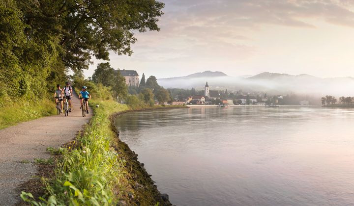 Cyclistes le long du Danube - Grein - Autriche