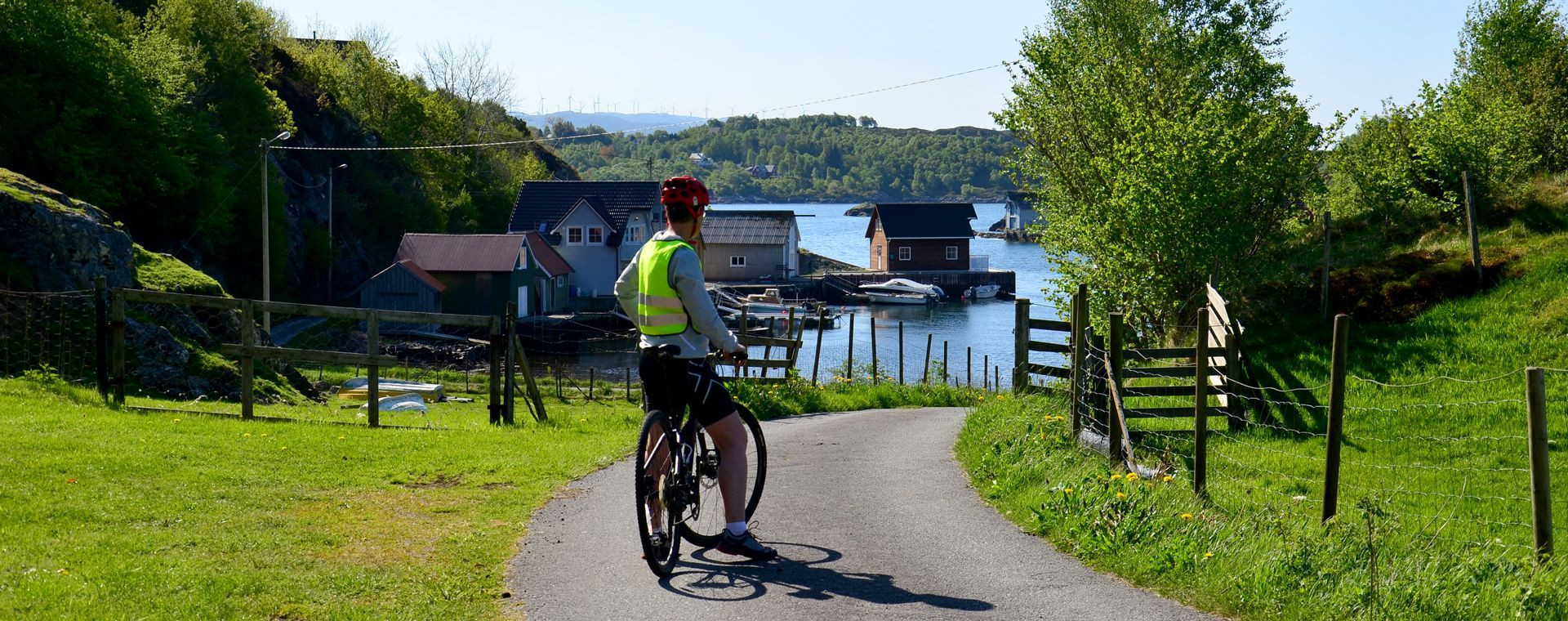 Cycliste Port Pollen Ile Huftaroy - Norvège