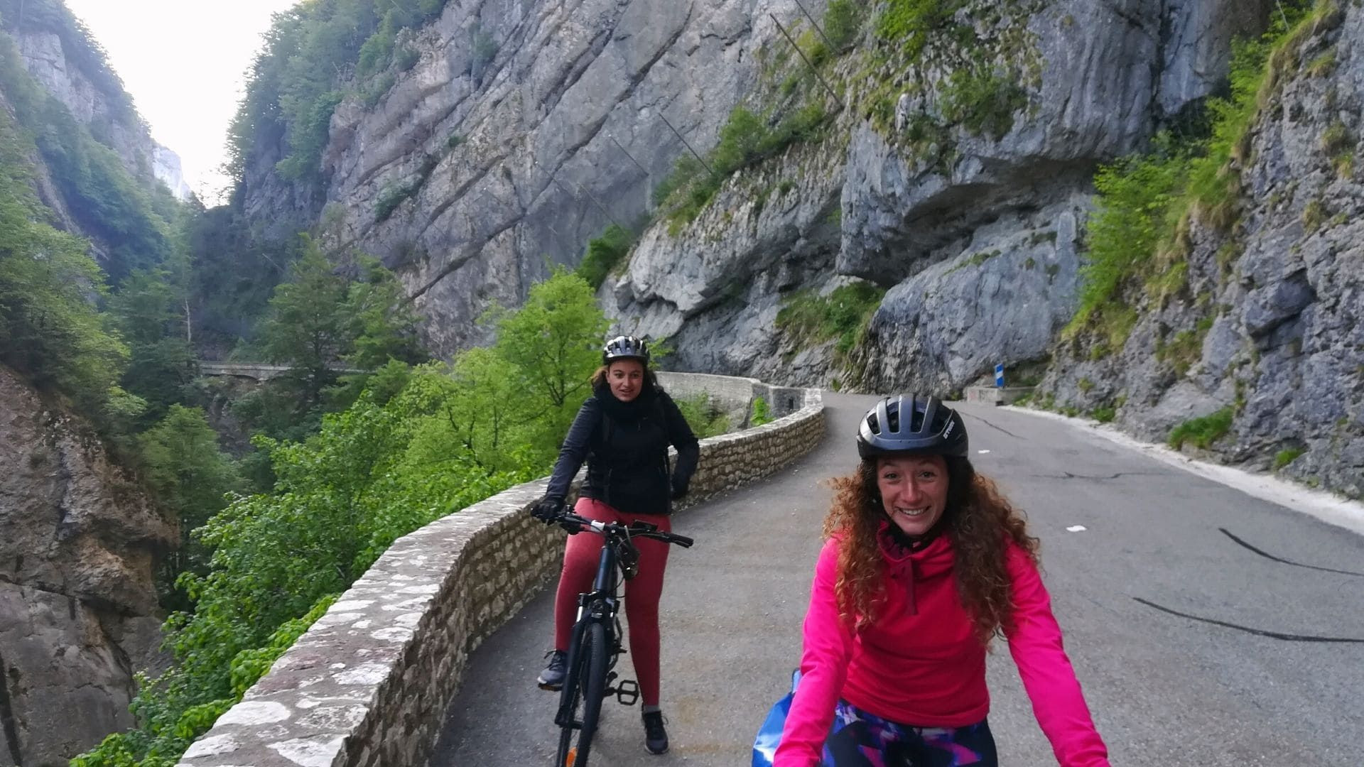 Cyclistes dans les gorges de la Bourne - Vercors - France