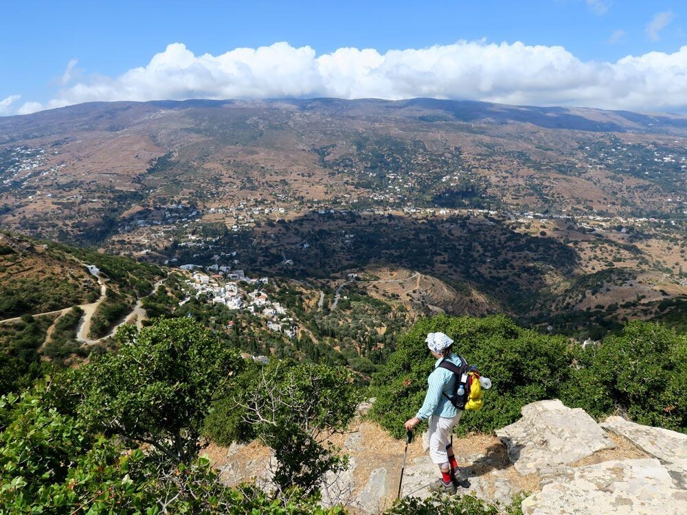 Dans la descente du Moni Panachradou