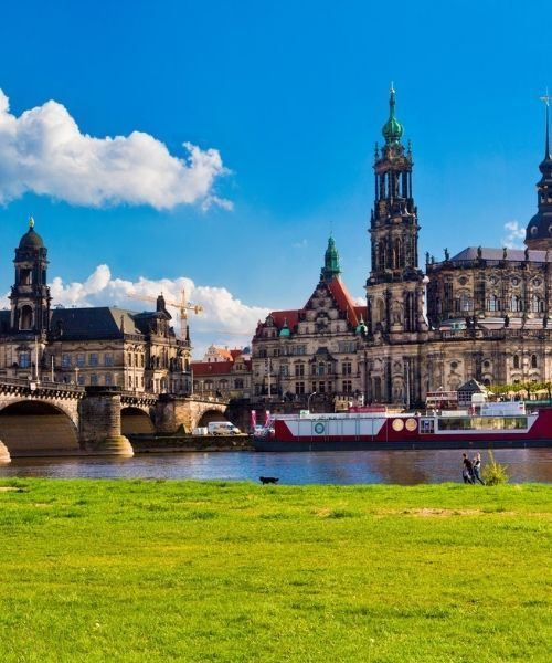 Dresde et la terrasse Brühl sur l'Elbe - Allemagne