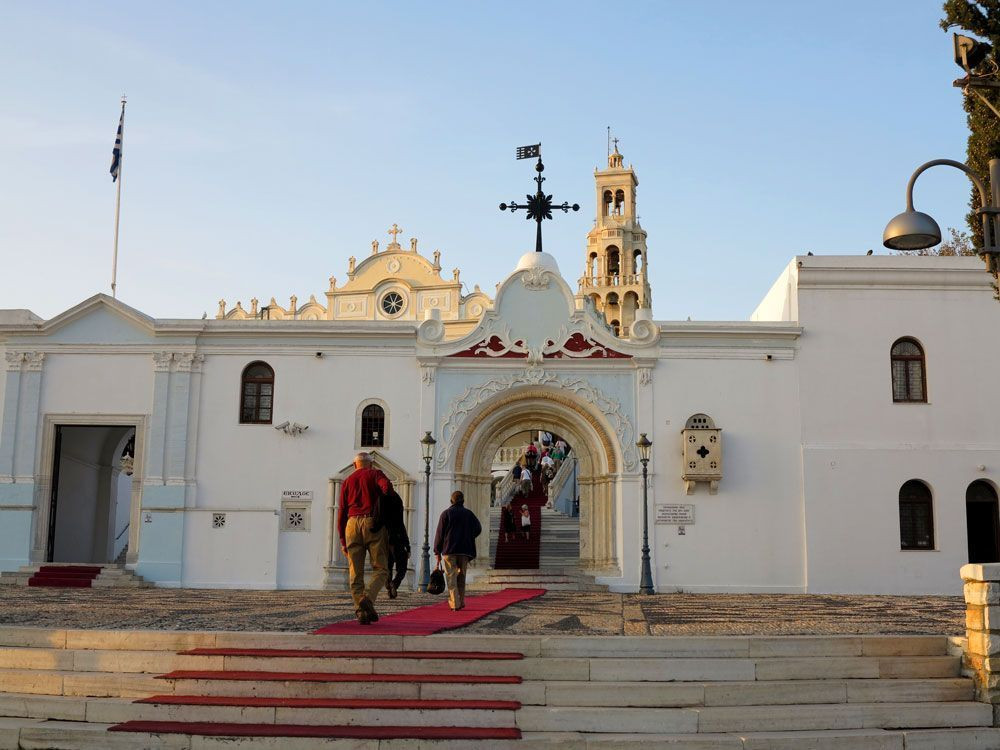 Entrée de l'église de la Panagia Evanghelistria