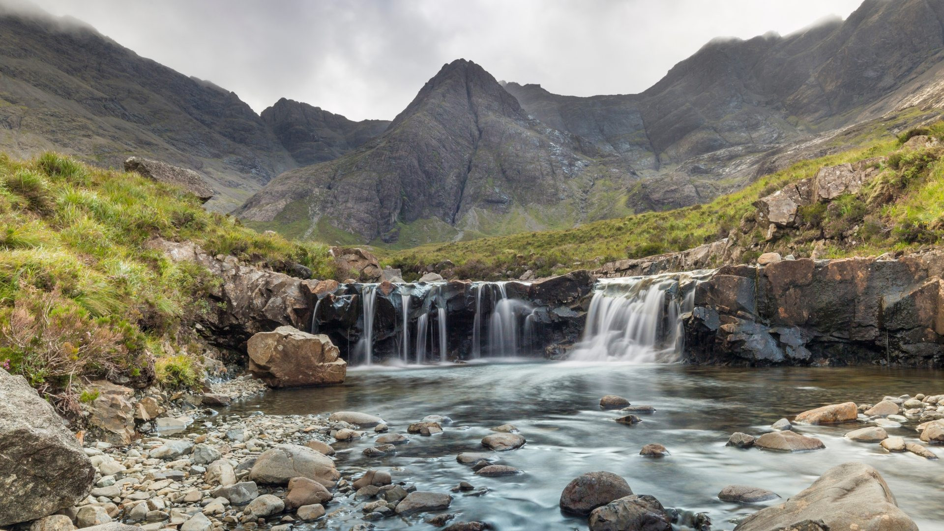 gbrgp0001-the-fairy-pools-isle-of-skye