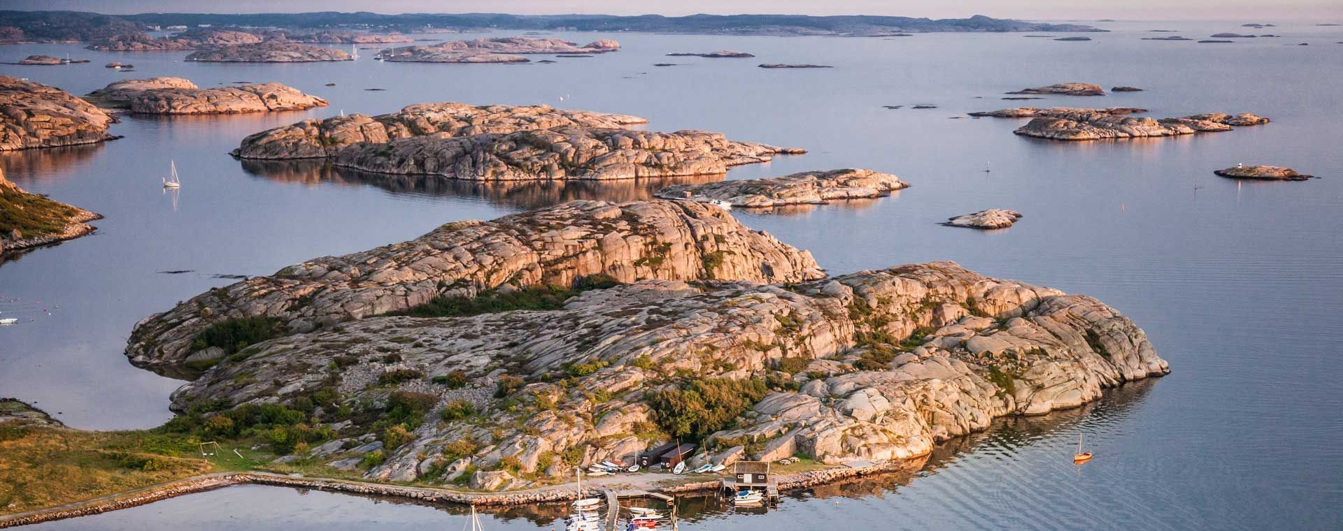 © Petersson Îlots de granite rose - Archipel de la côte ouest - Suède