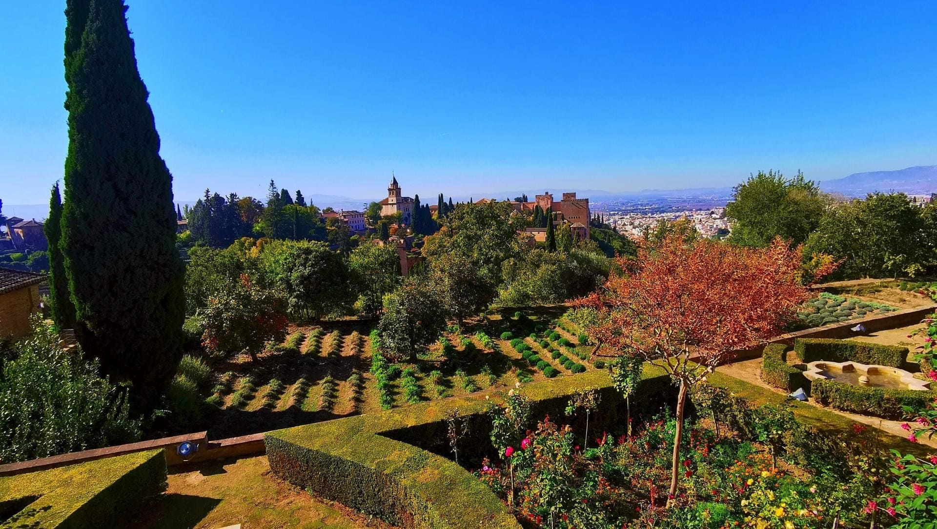 Jardins du Generalife et vue sur Grenade - Andalousie, Espagne