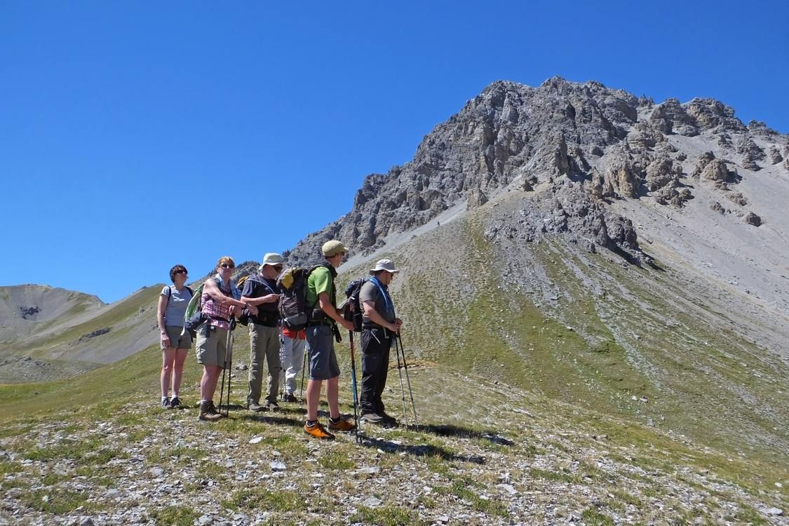 © Marc Laurans Groupe de randonneurs dans le Queyras - Alpes - France