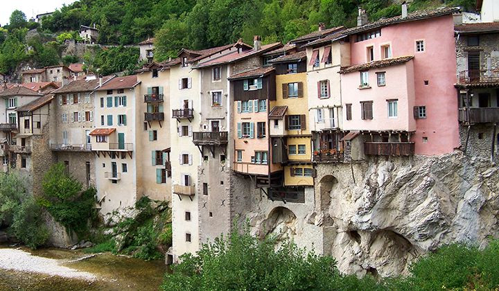 Maisons suspendues colorées de Pont-en-Royans - Vercors - France