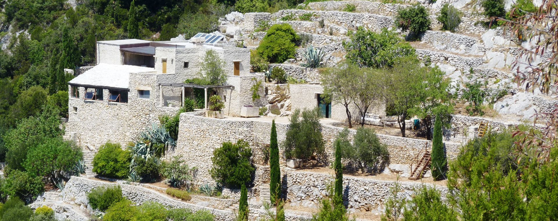 Maison en pierre sur collines en terrasses - Dalmatie - Croatie