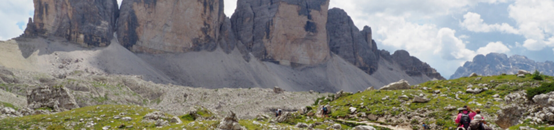Randonnée face aux Tre Cime di Lavaredo - Dolomites - Italie
