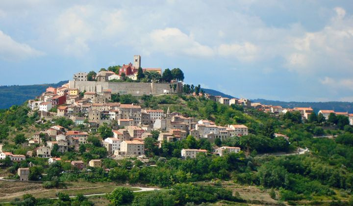 Village perché de Motovun - Istrie - Croatie