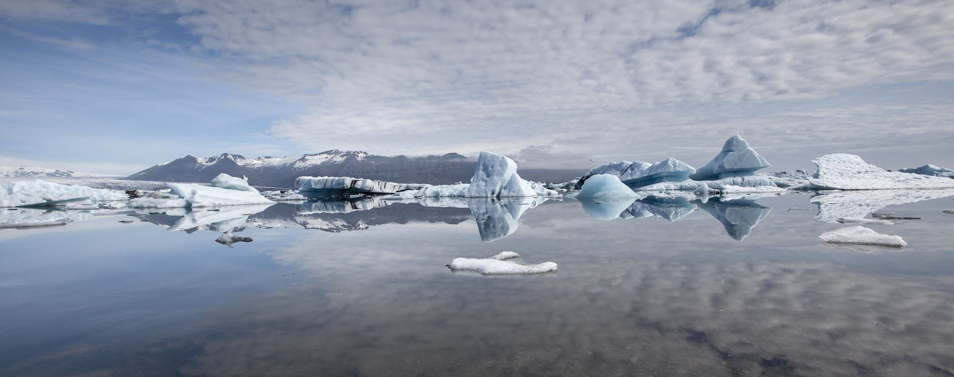 Icebergs sur la lagune glaciaire de Jökulsárlón - Islande
