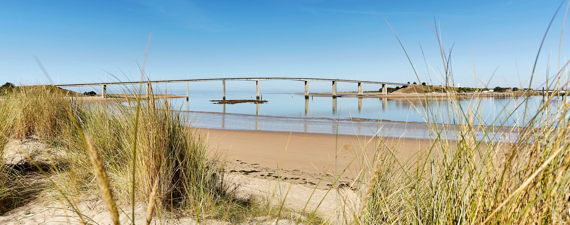 Pont et plage depuis les dunes - La Barre-de-Monts - Vendée - France
