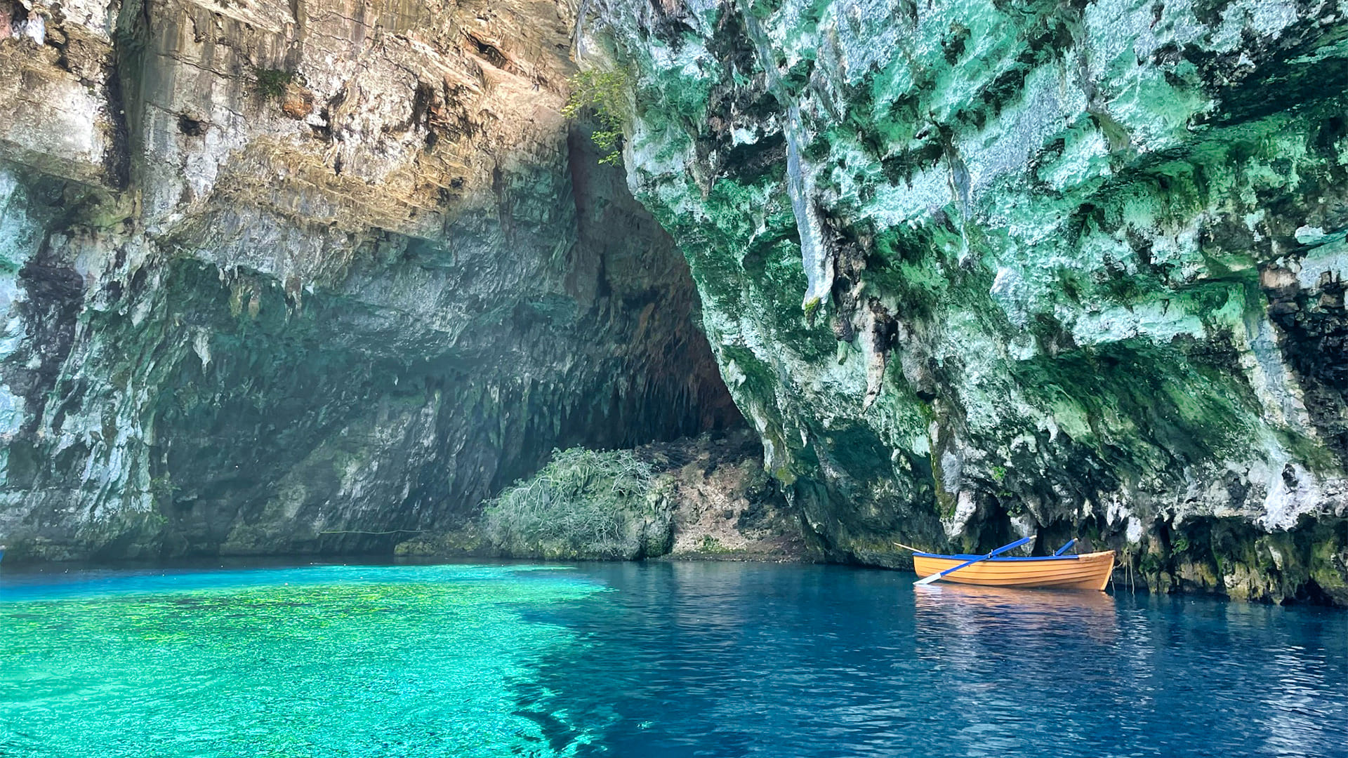 lac-de-melissani-kefalonia-c-juliette-vuillecard_1