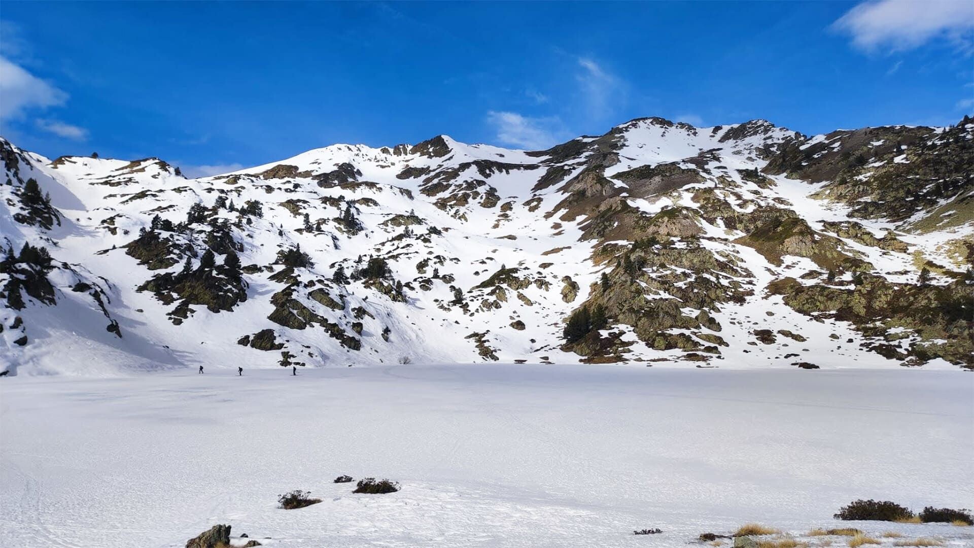 © Michel Madré Lac Raquettes Pyrenees Encantats C Michel Madre - Pyrénées - Espagne