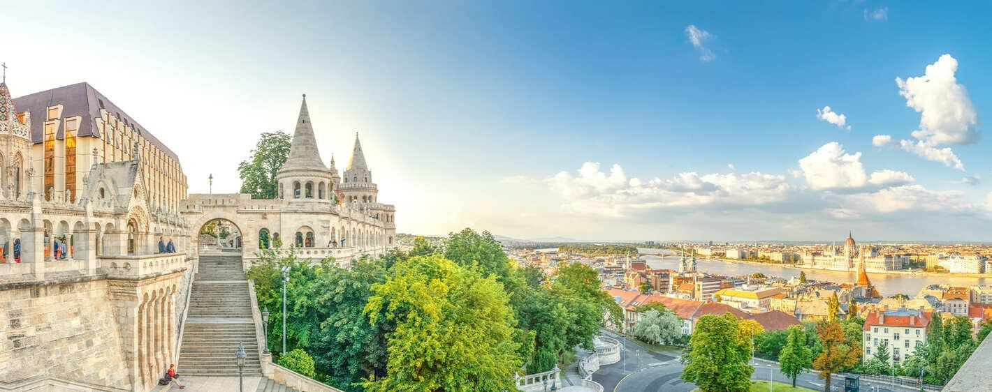 © Adobe Stock Bastion des Pêcheurs et panorama sur le Danube - Budapest - Hongrie
