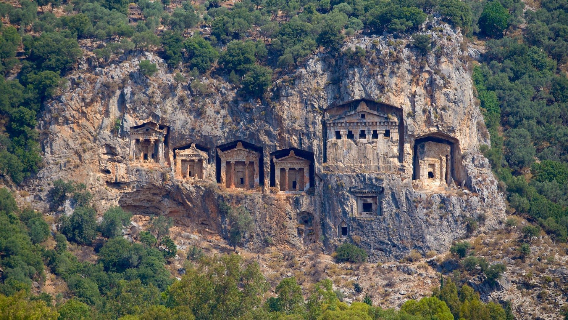 Tombeaux lyciens taillés dans la falaise - Turquie