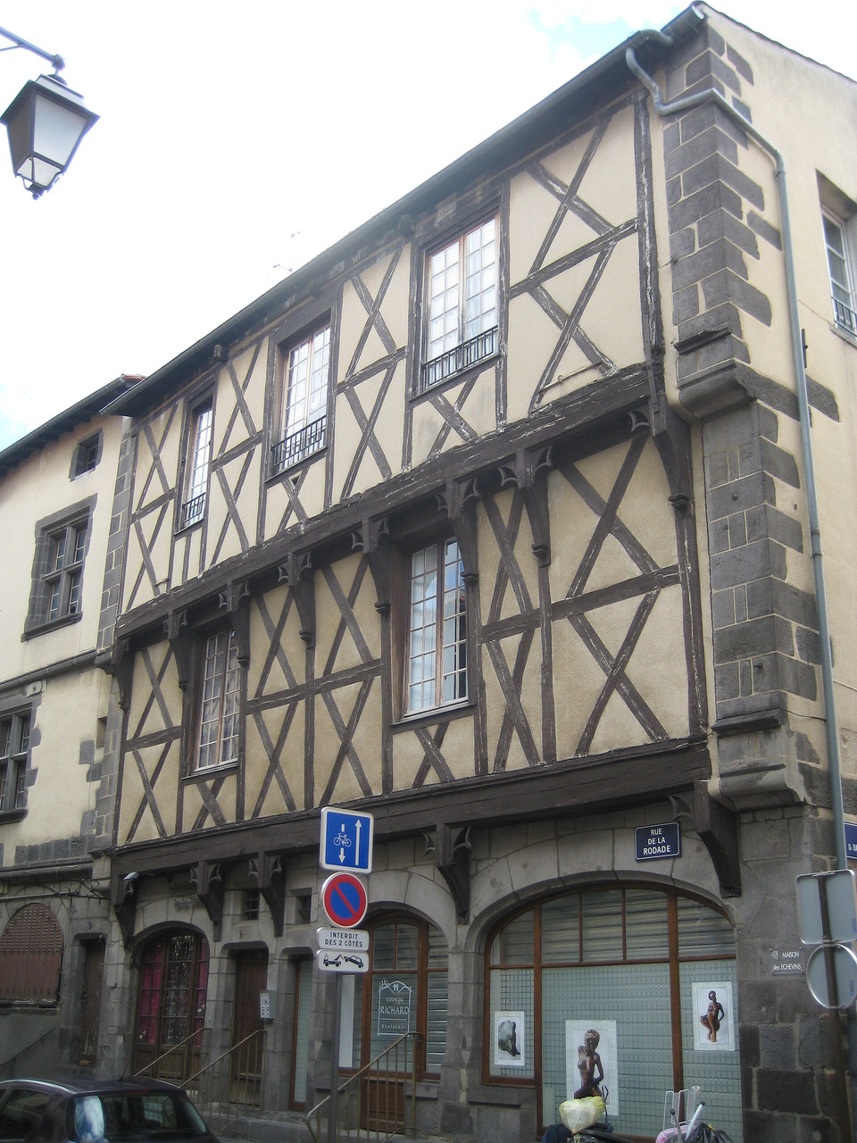 © Sylenius Maison à pans de bois rue de la Rodade - Montferrand, Clermont-Ferrand - France