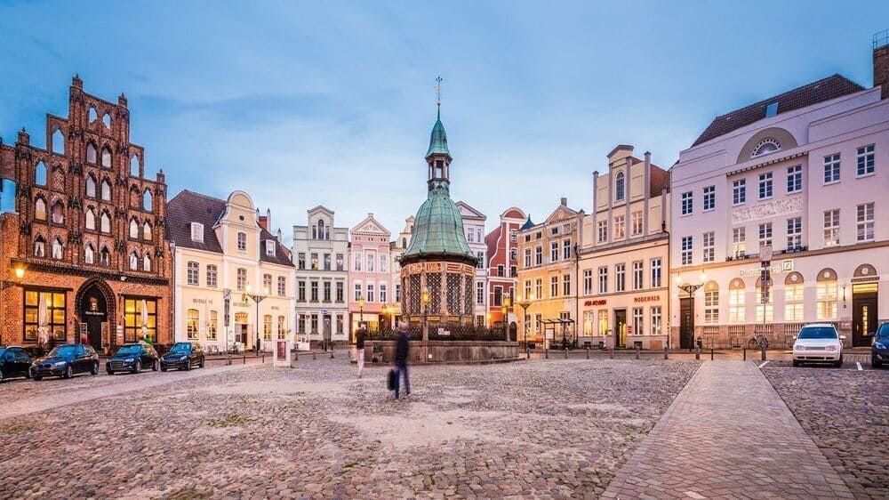 Place du Marché et pavillon Wasserkunst - Wismar - Allemagne