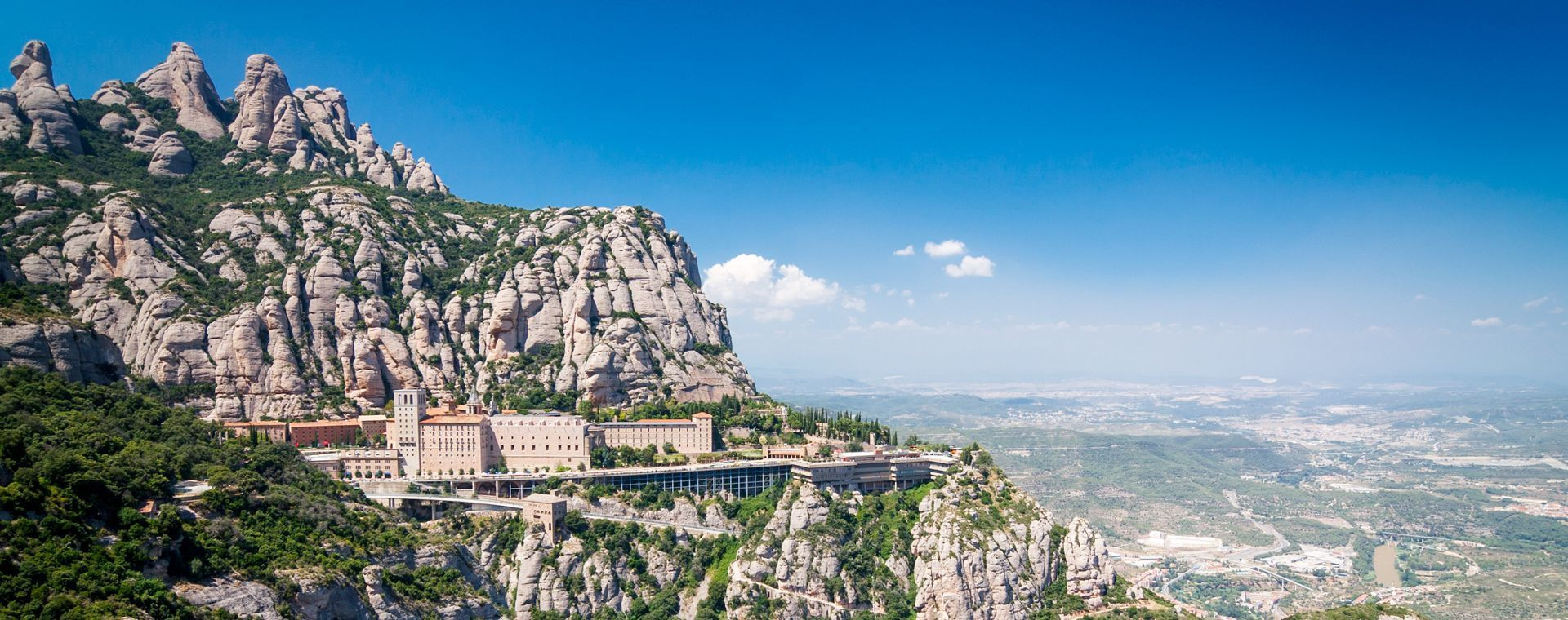 Monastère de Montserrat sur ses reliefs - Catalogne - Espagne
