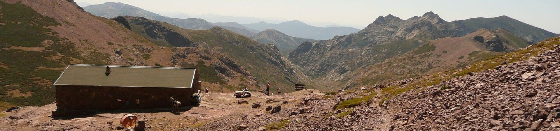 Refuge de montagne sur le sentier du GR20 - Corse - France
