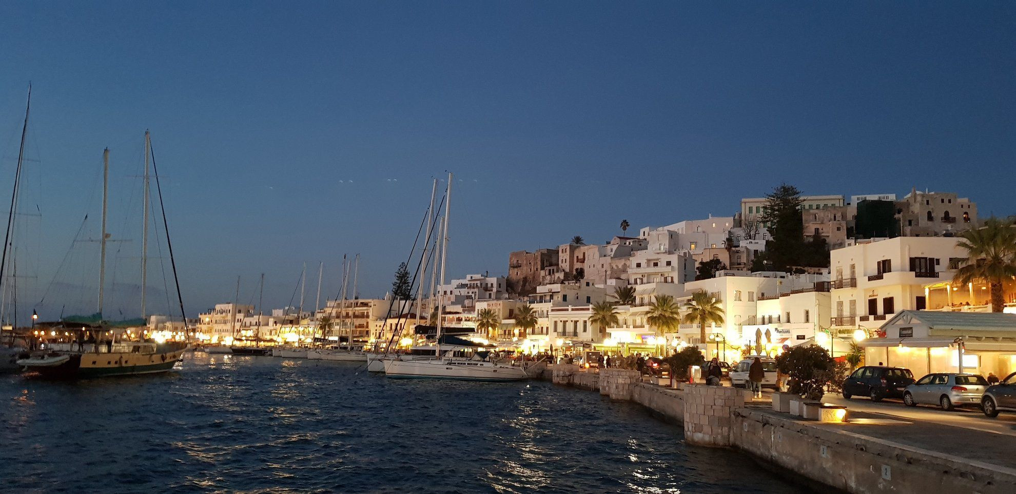 Naxos - Balade nocture au port © Anne-Marie Billault