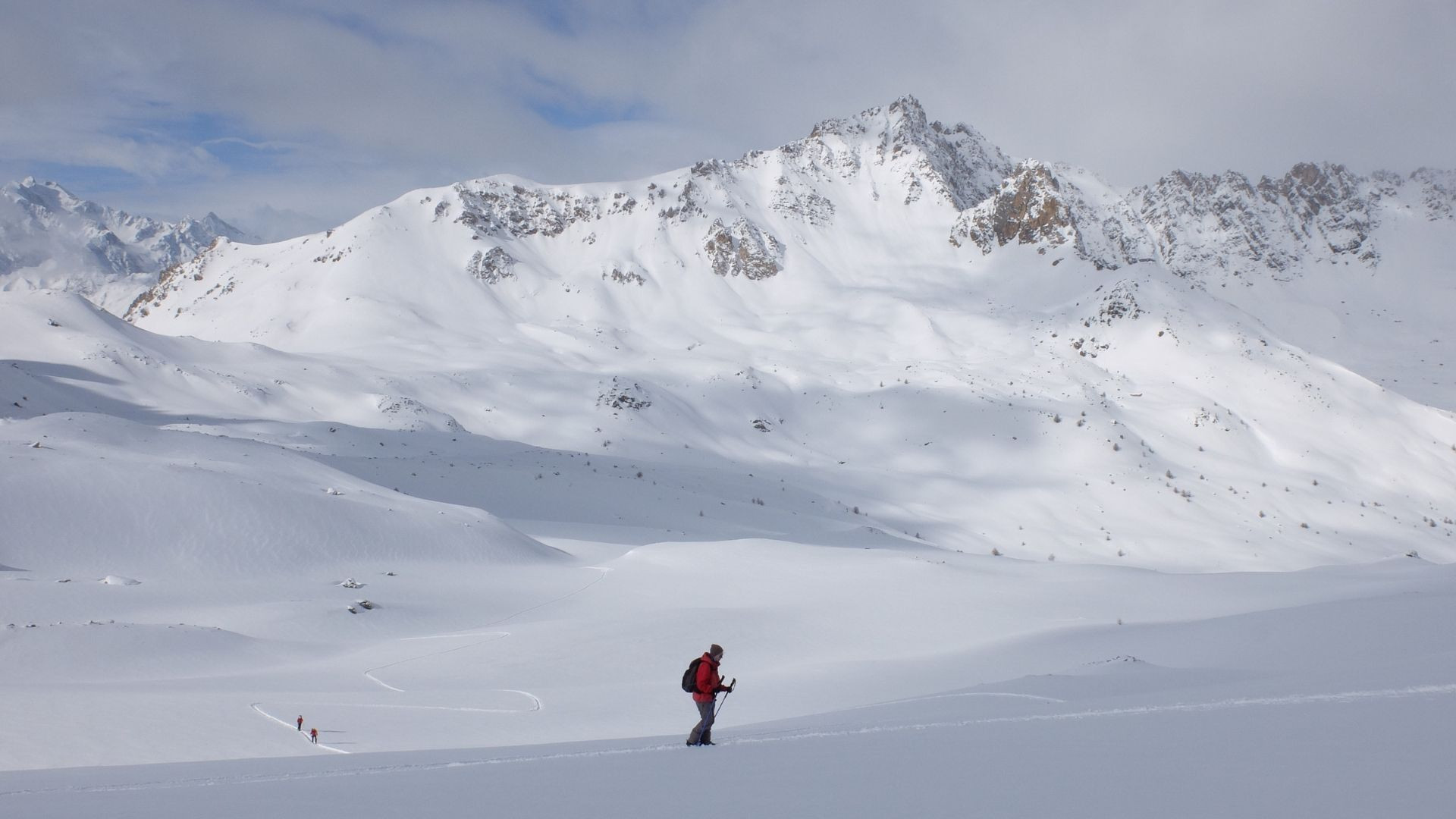 Skieur nordique dans la vallée de la Clarée - France
