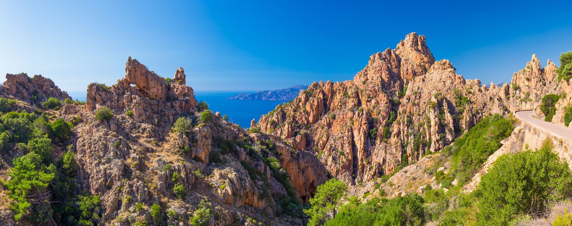 Panorama des calanques de Piana au-dessus de la mer - Corse