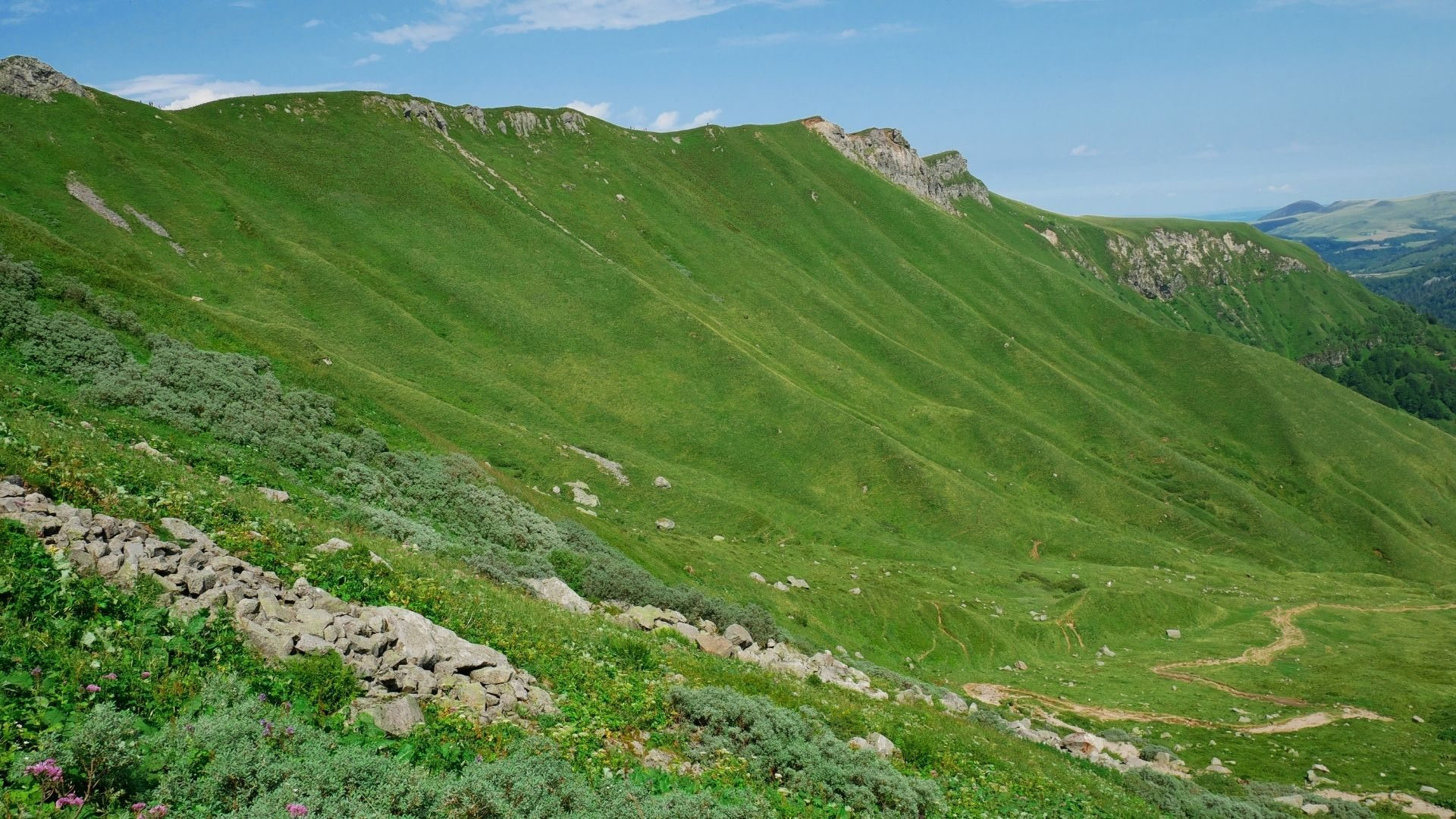 parc naturel des volcans d'auvergne article de blog
