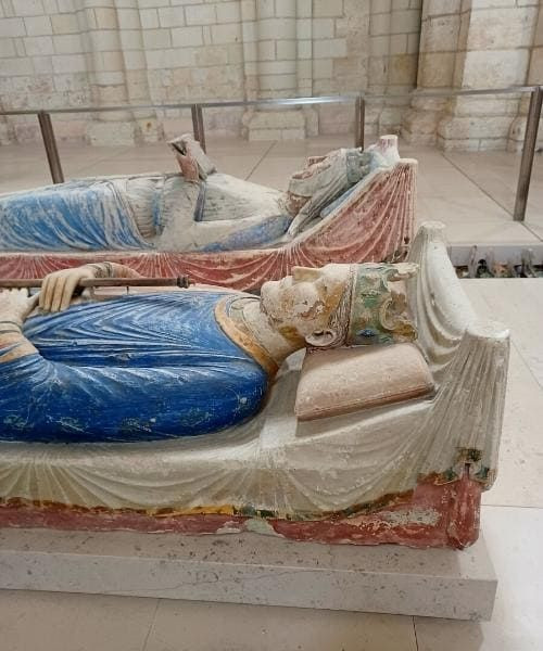 © Charlotte Laventureux Alienor et Henri II ; Deux des quatres gisants royaux de la nécropôle royale des Plantagenêt à l'Abbaye Royale de Fontevraud © Charlotte Laventureux