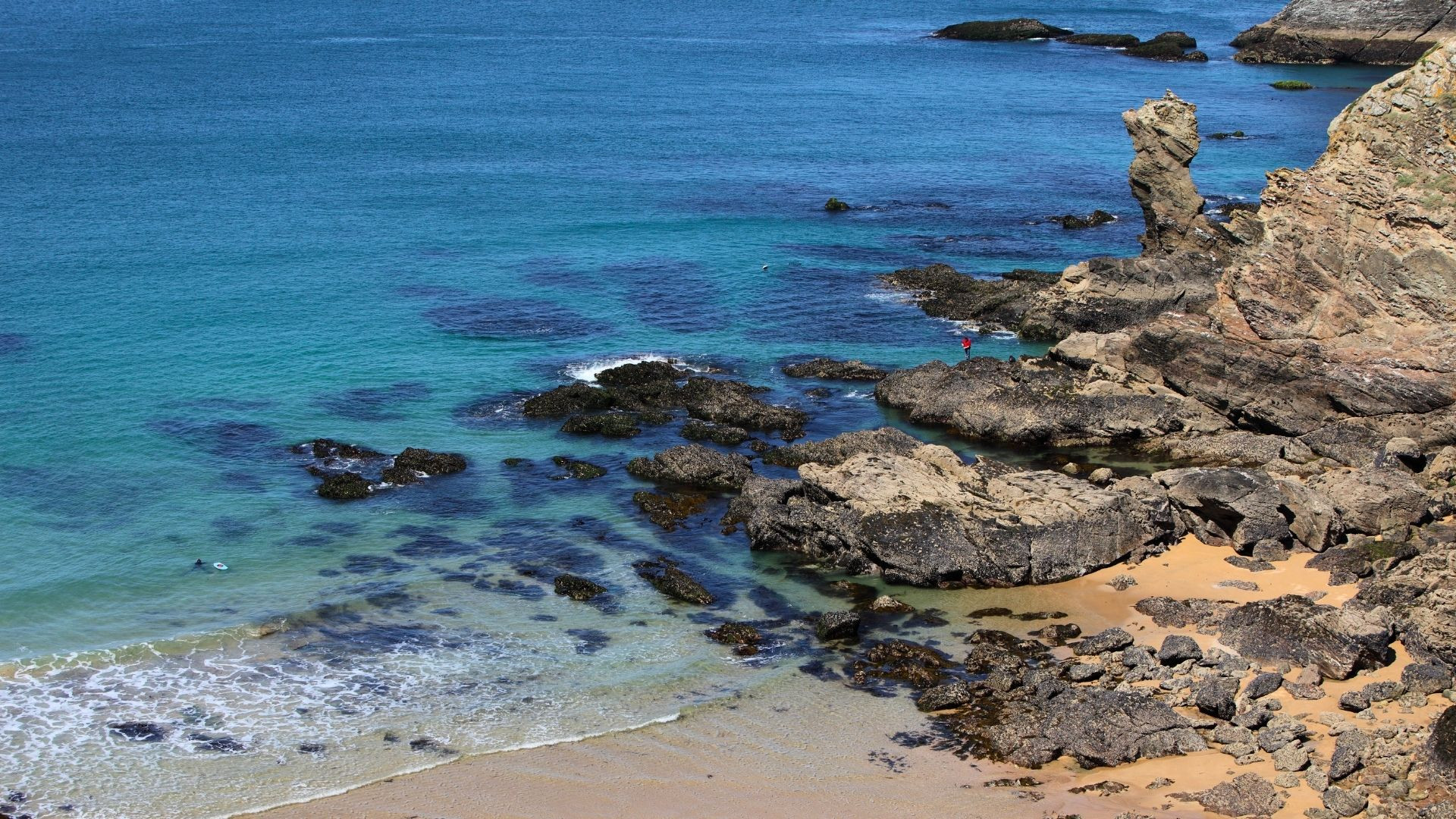 Côte rocheuse et eaux turquoise - Belle-Île-en-Mer - Bretagne