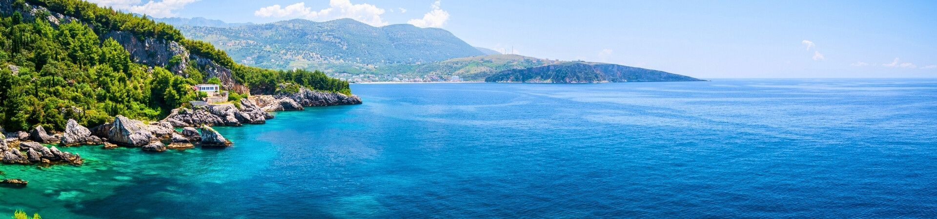 Côte rocheuse et eau turquoise - Riviera albanaise - Albanie