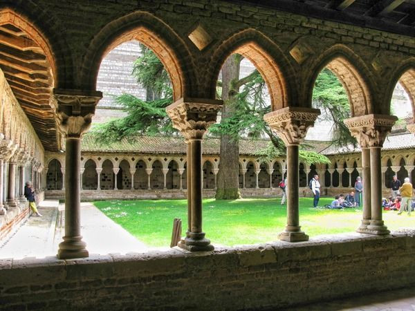© Jean-Claude Praire Cloître roman de l'abbaye de Moissac - France