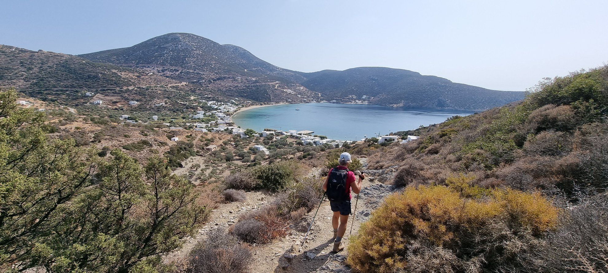© Anne-Marie Billault Sifnos - Vue sur la baie de Vathi © Anne-Marie Billault