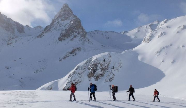 Ski de randonnée avec vue sur le Mont Aiguille - Vercors - France