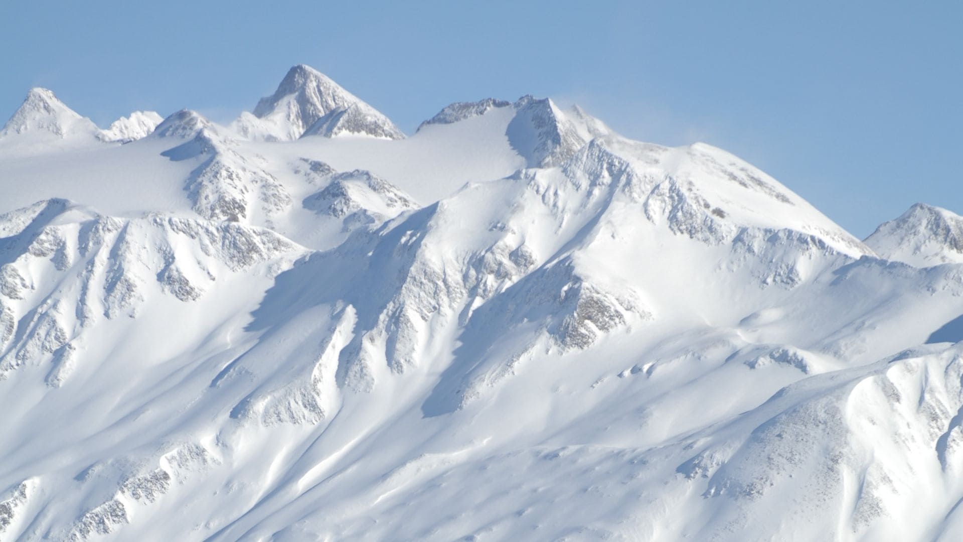 Sommets enneigés près d'Aletsch - Valais - Suisse