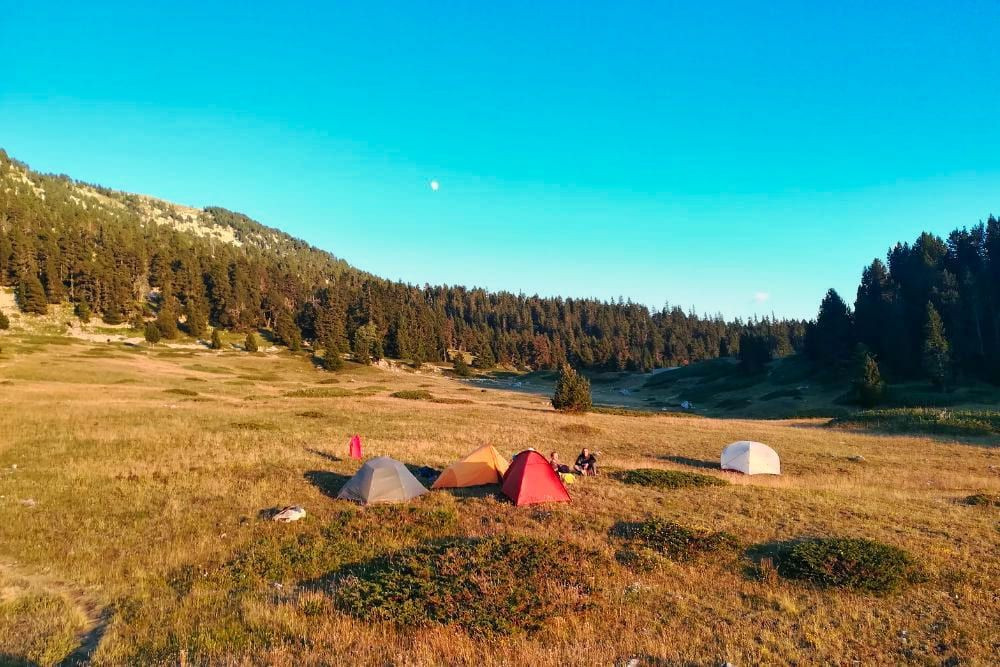 © Adrien Ozanon Spot de bivouac près de la Jasse du Play © Adrien Ozanon