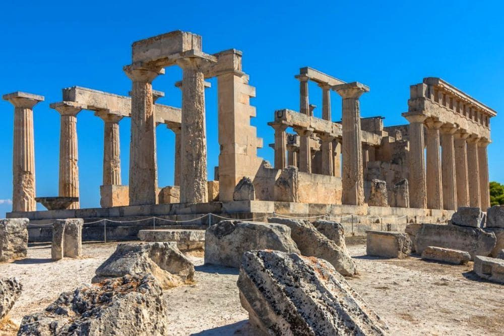 © Adobe Stock Temple Aphaia sur l'ile d'Egine © AdobeStock