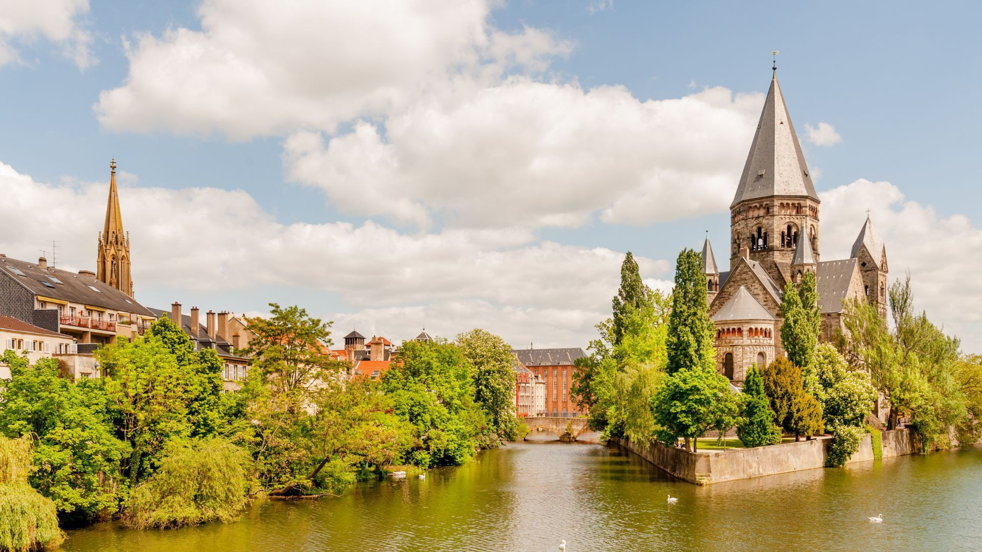 Le Temple Neuf au bord de la Moselle - Metz - Lorraine - France