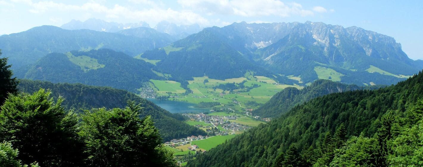 Vallée et lac face au Kaisergebirge - Tyrol - Autriche